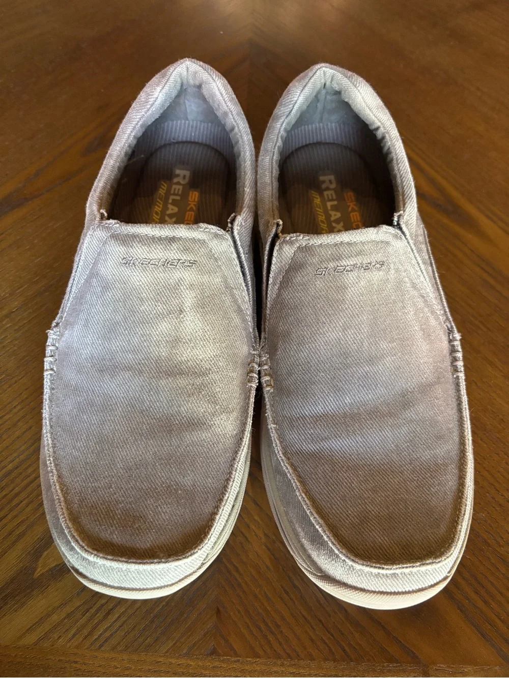 Skechers Relaxed Fit Men’s 9 Gray/Taupe Memory Foam Slip On Shoes